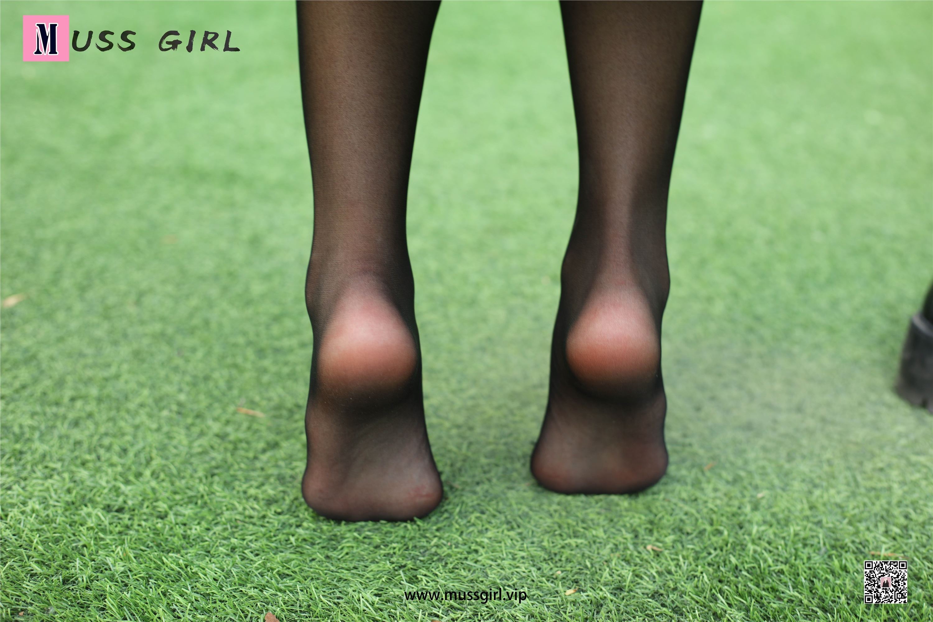 MussGirl慕丝女郎  NO.216 草地JK制服黑丝4